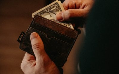 Americans Earn and Spend, but Don’t Save